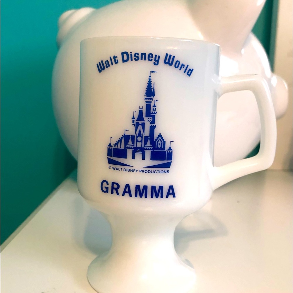 Vintage Walt Disney World collectors milk glass mug